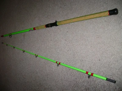 GLOW ROD MEAT HUNTER EXTREME 10' GREEN GLOW Casting Rod - BIG FISH, STRIPER! - Image 1 of 4