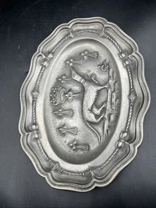 BEAUTIFUL ANTIQUE FRENCH ANNE OF BRITANNY COAT OF ARMS TIN TRAY 11"c1880 Dog - Picture 1 of 6