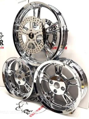 Llanta cromada Harley Trike Ultra Tri Glide, 2 rotores 09-24 venta absoluta Foto 1 de 4