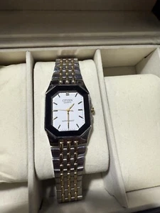 Reloj De Colección Mayo 1996 Años 90 Raro Para Hombre Citizen 1032 WR Estilo Tanque Esfera 29mm Como Nuevo - Imagen 1 de 6