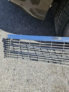 1970 CHEVROLET IMPALA BELAIR BISCAYNE CAPRICE FRONT GRILLE 