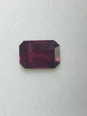 3.20ct RED GARNET HIGH QUALITY BAGUETTE CUT STONE - Image 1 of 4