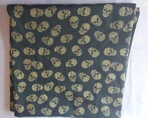 Schwarz Duschvorhang mit Gold Metallic Totenköpfen Allover Print Gothic Grunge 71x72" - Bild 1 von 10