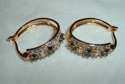 PRECIOSOS ARETES ESTATE AROS GEMA TRANSPARENTE Y ZAFIRO AZUL OSCURO TONO ORO 14K 3,7g Foto 1 de 4