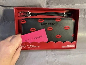 NWT Betsey Johnson Wristlet/wallet - Red Lips - Picture 1 of 5