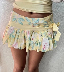 Vintage Abercrombie & Fitch Y2K Minirock Größe 0 Neu mit Etikett plissiert gelb Blumen Brosche - Bild 1 von 9