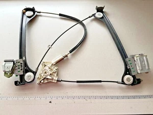 04-10 MERCEDES-BENZ SLK280 SLK350 R171 ~ RIGHT WINDOW REGULATOR ~ A1717200146 - Picture 1 of 3
