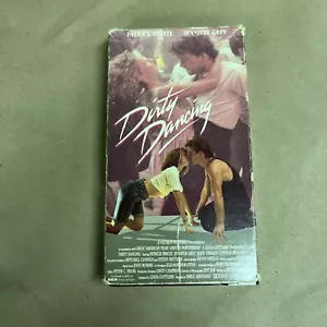 Dirty Dancing - VHS - 1988 - Patrick Swayze - Jennifer Gray - Picture 1 of 5