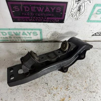 Кронштейн для крепления поперечного сечения механической коробки передач 86-88 Mazda RX7 FC MT Trans - Изображение 1 из 4