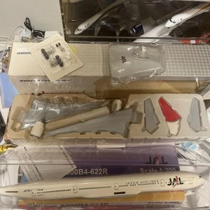 Japan Airlines Boeing 777300ER 1/200 Model with all accessories Used - Picture 1 of 1