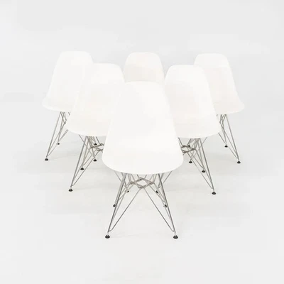 2015 Set aus sechs Eames DSR Kunststoffschalenstühlen in weiß mit Eiffelbasis aus Stahl - Bild 1 von 4