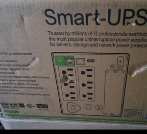 Nowy APC Smart UPS SMT750C 750VA 6-gniazdowy Nowy - Zdjęcie 1 z 2