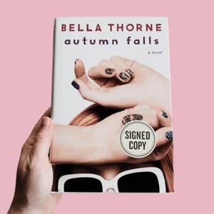 SIGNED Autumn Falls: Autumn Falls by Bella Thorne 2014, Hardcover autographed - Bild 1 von 4
