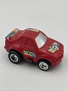 Juguete de coche vintage Tom Cat plástico rojo retroceso RARO Happy Toys K1 - Imagen 1 de 13
