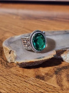 Green Emerald ring - size 9 - Picture 1 of 4