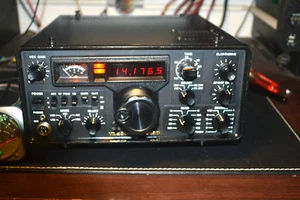 Yaesu HF nadajnik-odbiornik FT 301 SD - Zdjęcie 1 z 19