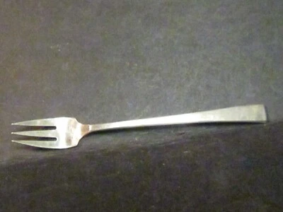 Tenedor de cóctel Sterling Towle CRAFTSMAN 5 1/2" 21 g Mono B Foto 1 de 2