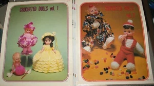 Patrones de ropa de muñeca de ganchillo vintage para muñecas Darice Vol. 1 y 2 - Imagen 1 de 3
