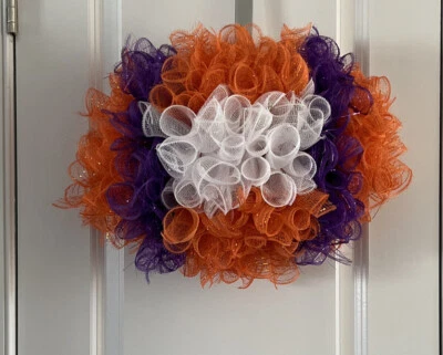 Corona deportiva con forma de fútbol americano de los Tigres de Clemson para puerta decoración de dormitorio Foto 1 de 4