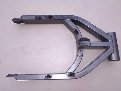 02-09 Buell Blast 500 usado OEM brazo oscilante Foto 1 de 3