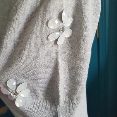 F&F Light Grey Top Jumper Pullover UK 8 Beaded Flowers Fine Knit Short Sleeve  - Image 1 of 4