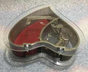 Schmuckschatulle Plexiglas in Herzform 1986, spielt "Erinnerungen" - funktioniert - Bild 1 von 3