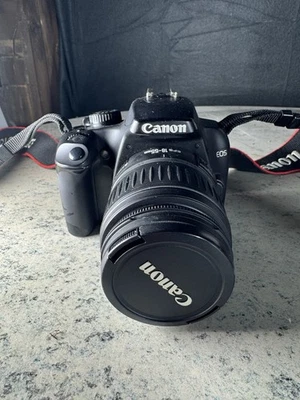 Canon EOS 1000D Digitalkamera  DSLR + EF-S 18–55mm f/3.5–5.6 II (7164) - Bild 1 von 4