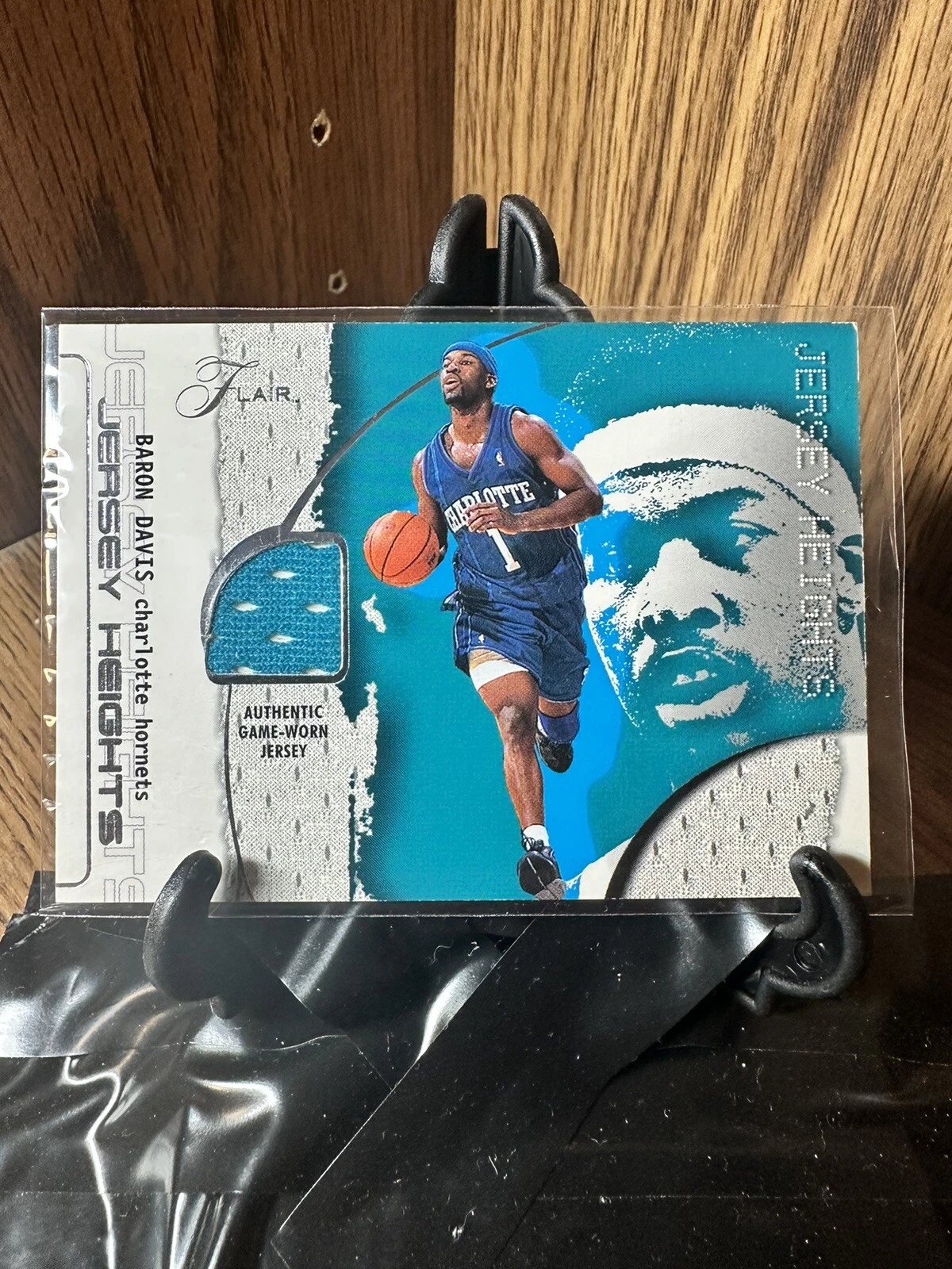 2001-02 FLAIR JERSEY HEIGHTS GAME WORN PATCH BARON DAVIS CHARLOTTE HORNETS GSW