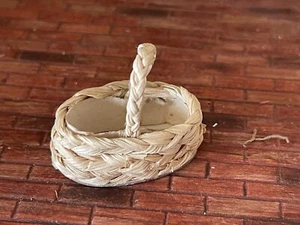 Dollhouse Miniature Woven Basket  1:12 scale - Picture 1 of 6