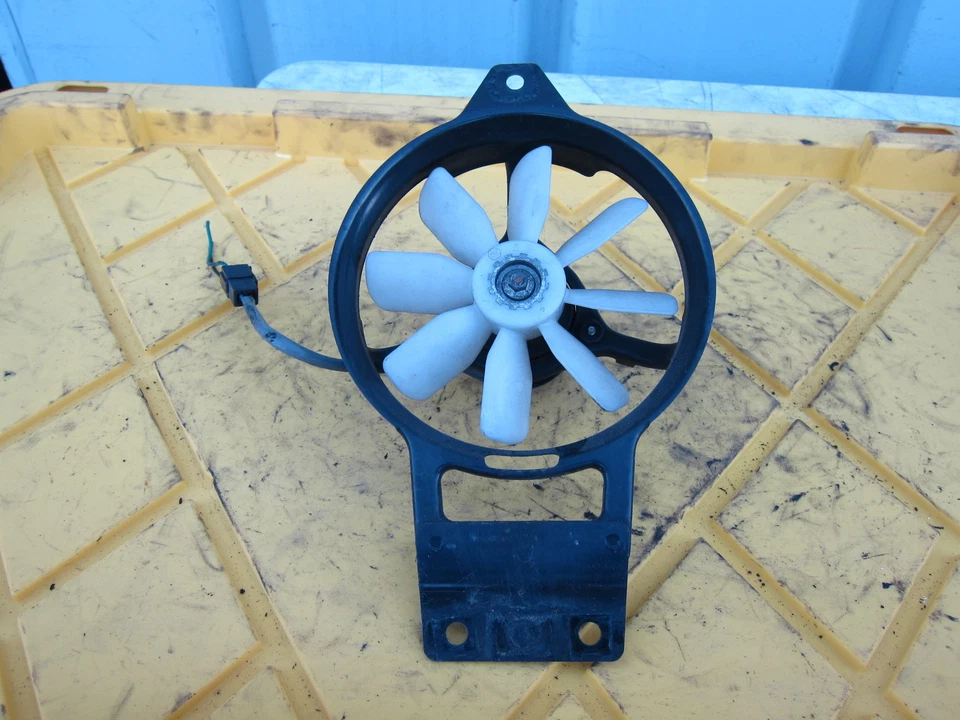 Kawasaki Ninja 250 R EX 250 F 2006 motor OEM radiador ventilador motor Foto 1 de 1