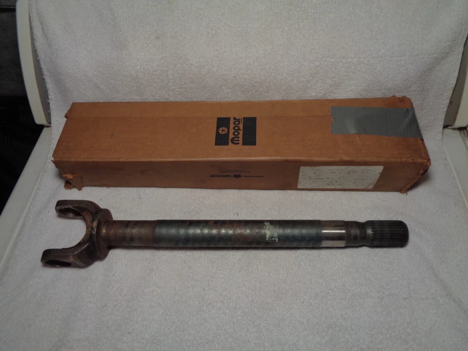 Camión Dodge W-100 Mopar años 70 eje delantero derecho nuevo de stock Foto 1 de 1