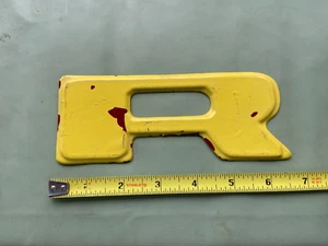 FORD TRUCK LETTER " R" HOOD EMBLEM TAILGATE PLASTIC 6 1/2'' LONG - Bild 1 von 3