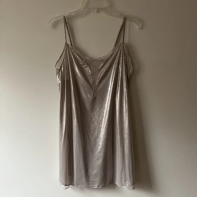 Babydoll Victoria's Secret Metallic Slip Nighty prata malha grande leve - Imagem 1 de 4