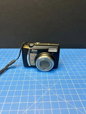 Nikon CoolPix L1 Digital Camera - Parts Only Or Repair - Image 1 of 4