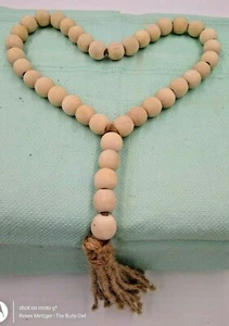 Farmhouse/Rustic/Boho Wood Bead Loop Tabletop 18" Garland with Jute Tassels - Picture 1 of 2