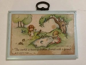 Joan Walsh Anglund 1978 Plakette Die Welt ist schön, wenn sie mit einem Freund geteilt wird - Bild 1 von 6