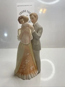 Vintage Enesco Treasured Memories „And Baby Makes Three“ „Arm In Arm“ Figuren - Bild 1 von 6