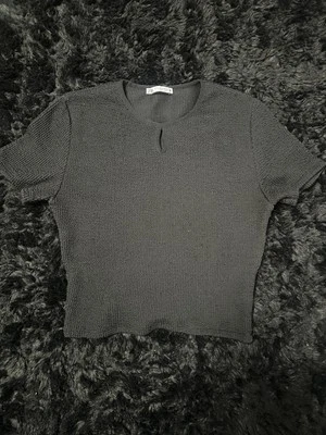 Zara Cropped Top Short Sleeve Black , Size M - Image 1 of 3