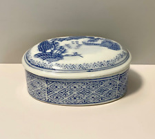 Vintage Trinket Box Dish & Lid Chinese Blue White Floral Ceramic Oriental Art 4"