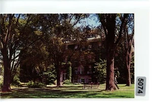University of Rhode Island's Washburn Hall - History, Political Science Postcard - Picture 1 of 2