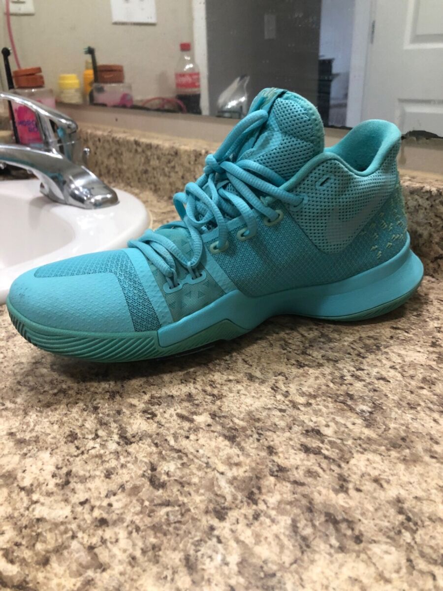 Preços baixos em Nike Kyrie 3 Tiffany - 852395-401 | eBay Preços baixos em Nike Kyrie 3 Tiffany - 852395-401 | eBay
