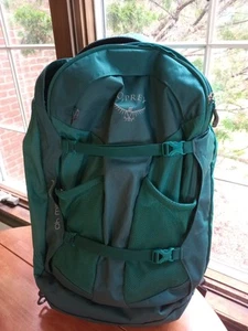 Osprey Women's Fairview 40L Travel Backpack Lightweight Green Nwt - Picture 1 of 6