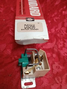 Dimmer Switch; SMP # DS-256 (O.E. MoPaR UNIT # 5209862-36033 IN BOX. - Bild 1 von 1