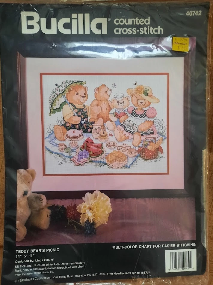 Kit de punto de cruz contado picnic de oso de peluche Bucilla sellado #40742 1993 Foto 1 de 3