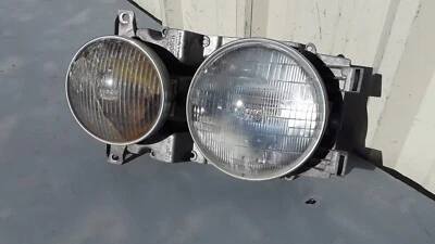 Faro delantero izquierdo del conductor Mercedes Benz W123 240D 1981 OEM Foto 1 de 4