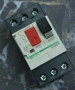 Telemecanique GV2ME05, 3 Pole, Manual Motor Starter/Circuit Breaker 0.63-1 A - Picture 1 of 7