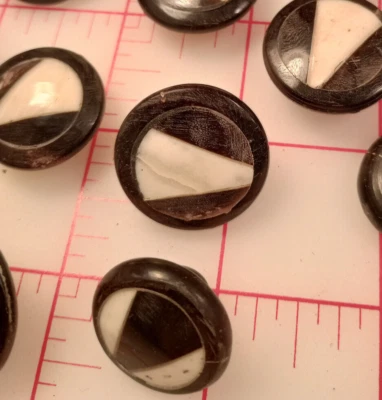 100 Inlaid Bone Horn Shank Buttons  Made in India  Black White Triangle S-M-L - Image 1 of 4