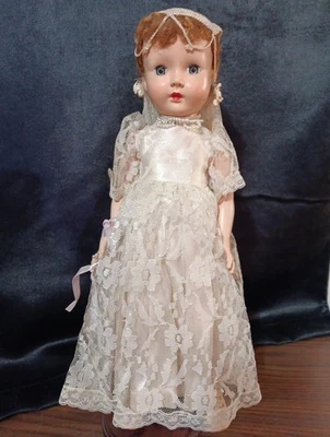 Muñeca novia vintage de 15" de plástico duro Honey Effanbee años 40 de Schiapparelli Foto 1 de 4