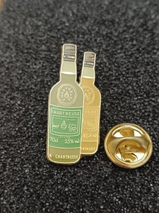 Pin's Pins Pin Enamel 63  Alcool Apéritif Liqueur  "CHARTREUSE"  - Picture 1 of 5