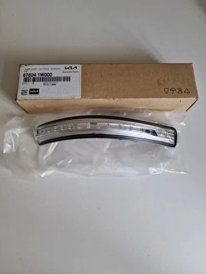 New Genuine Kia Rio RH Mirror Indicator Side Repeater Led Lamp Light 876241W000 - Image 1 of 4